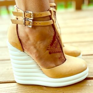 Jeffery Campbell Sous Wedges Sz 9